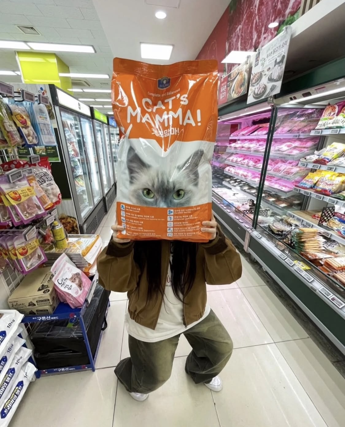 CAT'S MAMMA!